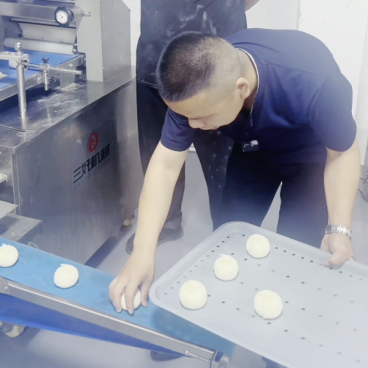 怎么用包子機做速凍生胚包子